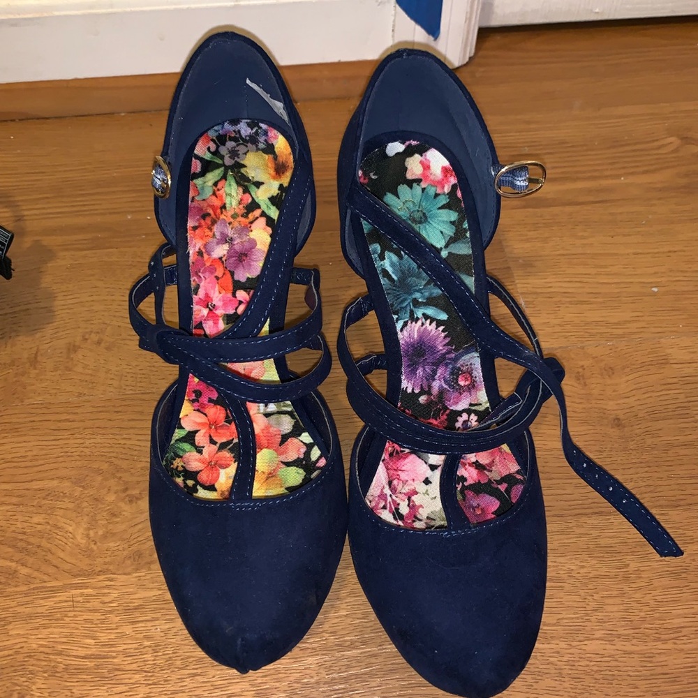 navy blue heels